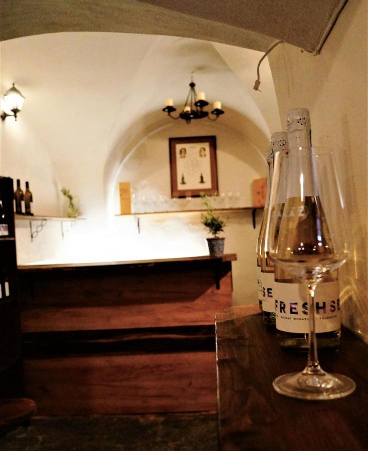 Olivea Penzion & Wine Mikulov Hotel Ngoại thất bức ảnh